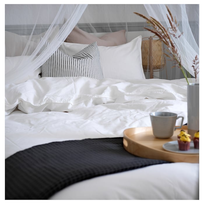 Duvet cover and pillowcase(s), white